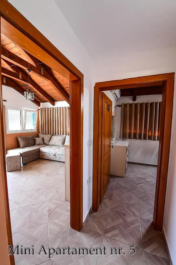 Kultura Hostel شكودر